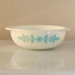 Rare Pyrex Frost Garland Snowflake 1962 promotional item 023